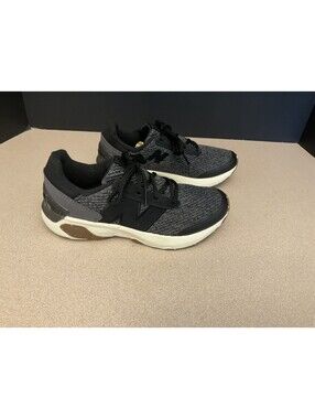 New! Youth’s New Balance 1440v1 Fresh Foam Black & Grey Athletic Shoes. Size 2Y.
